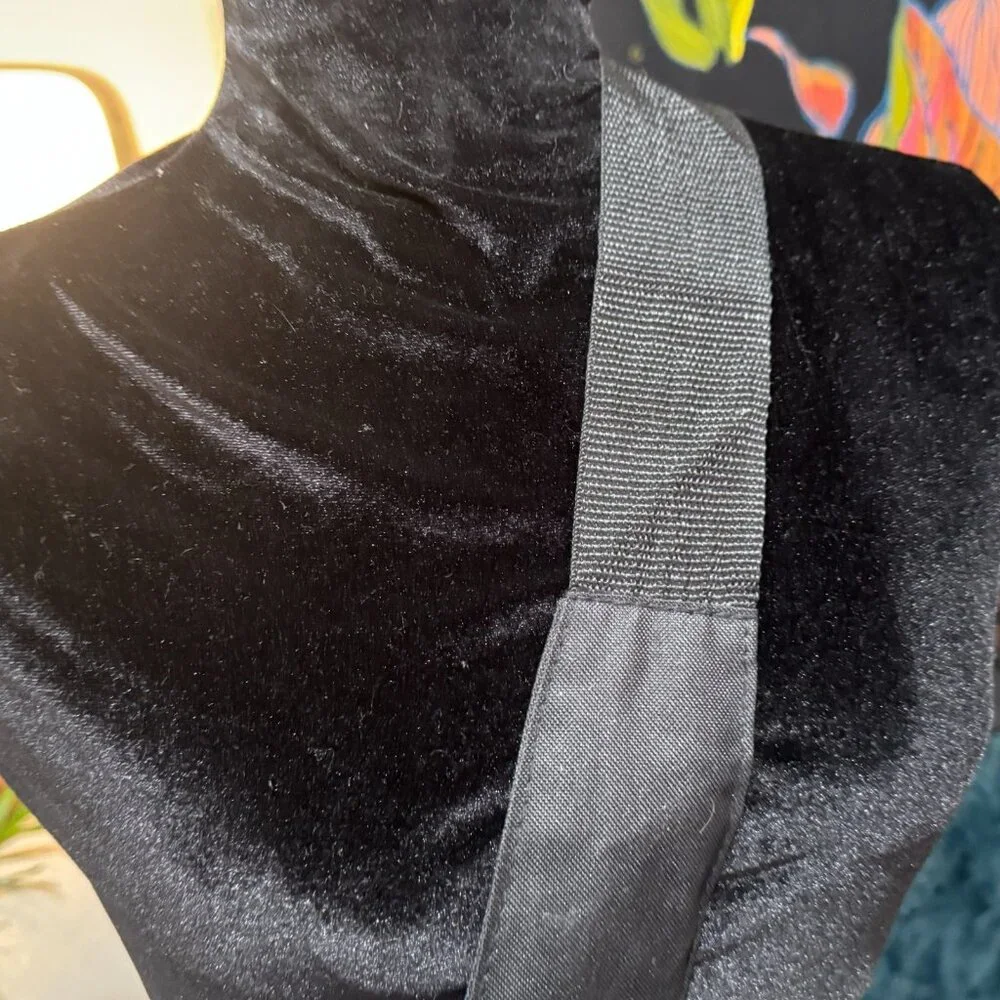OUTWARD HOUND Pet Gear: Cross-Body Sling Pet Carrier, Black